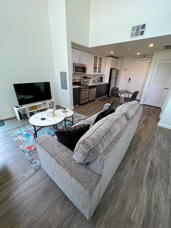 Luxury Downtown Penthouse With Skyline Views Acomodação com café da manhã  Los Angeles