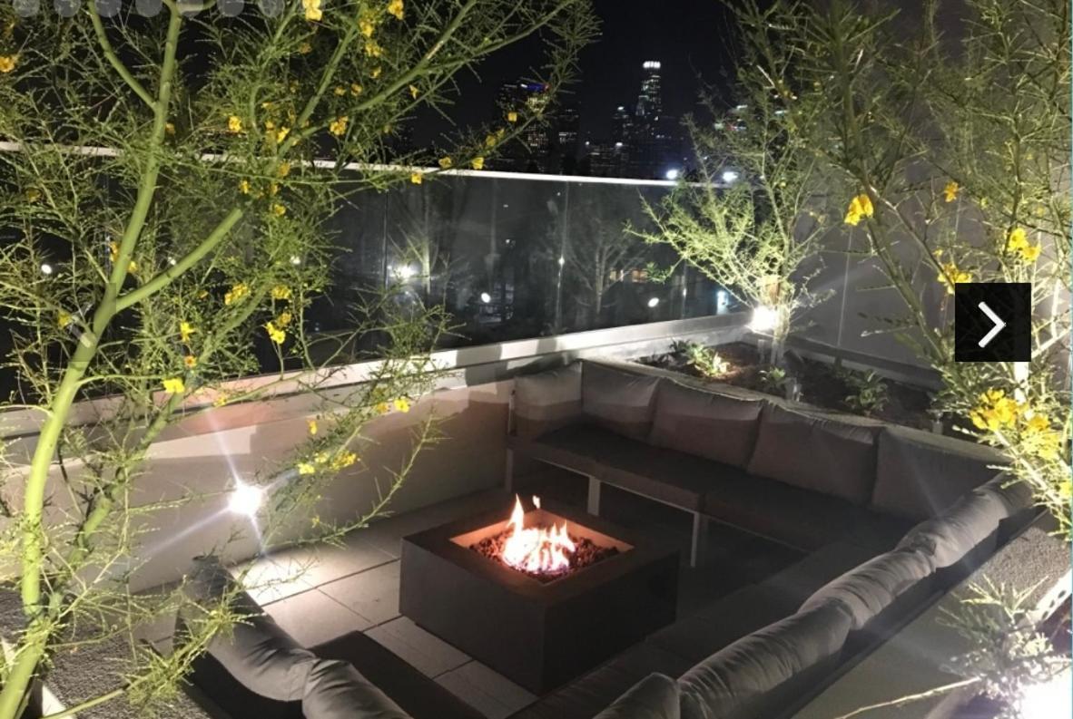 Acomodação com café da manhã  Luxury Downtown Penthouse With Skyline Views *