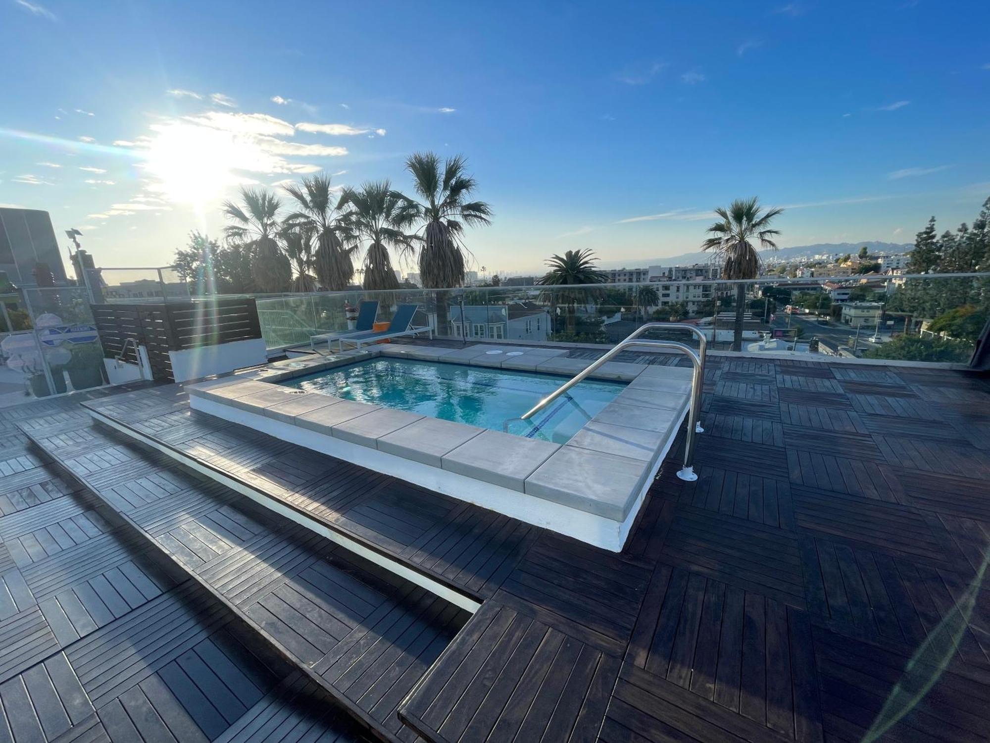 Luxury Downtown Penthouse With Skyline Views Acomodação com café da manhã  Los Angeles